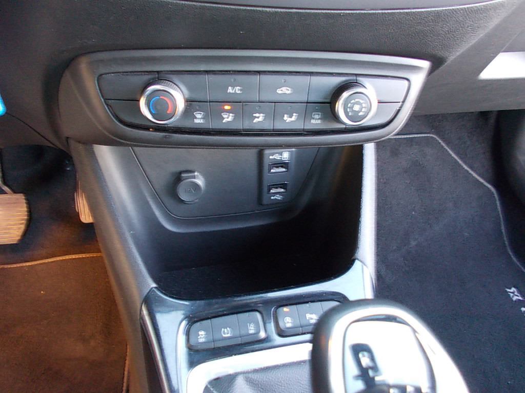 Opel Crossland X 1.2 turbo 110pk nav. i-link trekhaak btw