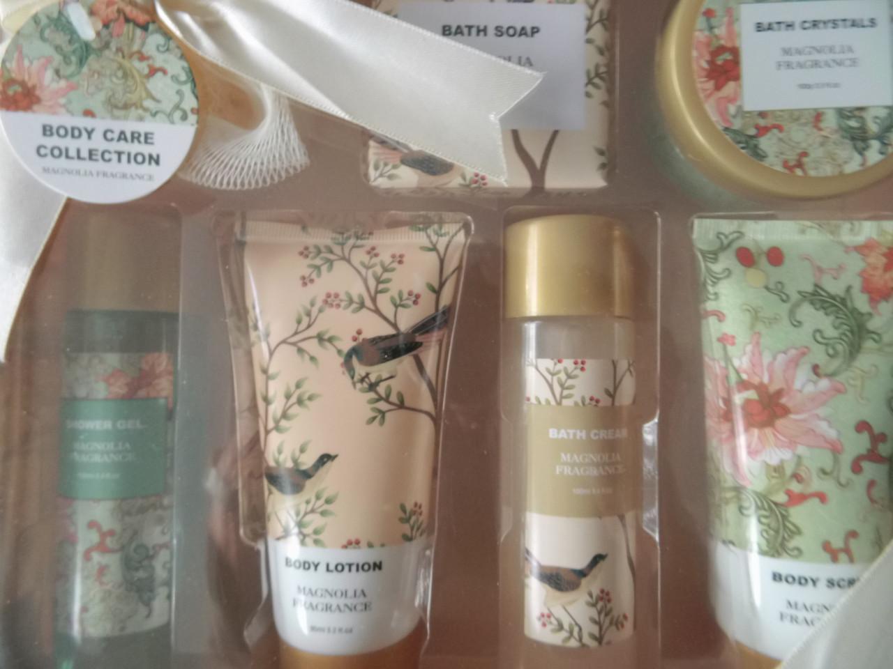 Luxe doos met verzorgingsprodukten.