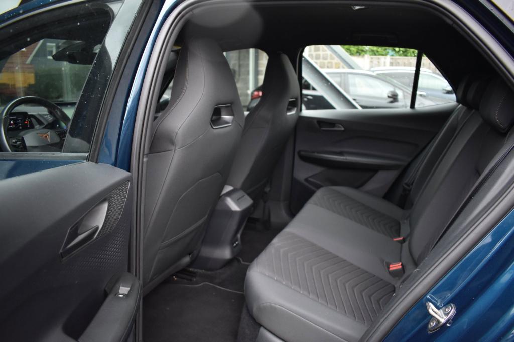 Cupra Born business one 62 kwh soh 91,6% | camera | acc | sfeerverlichting 