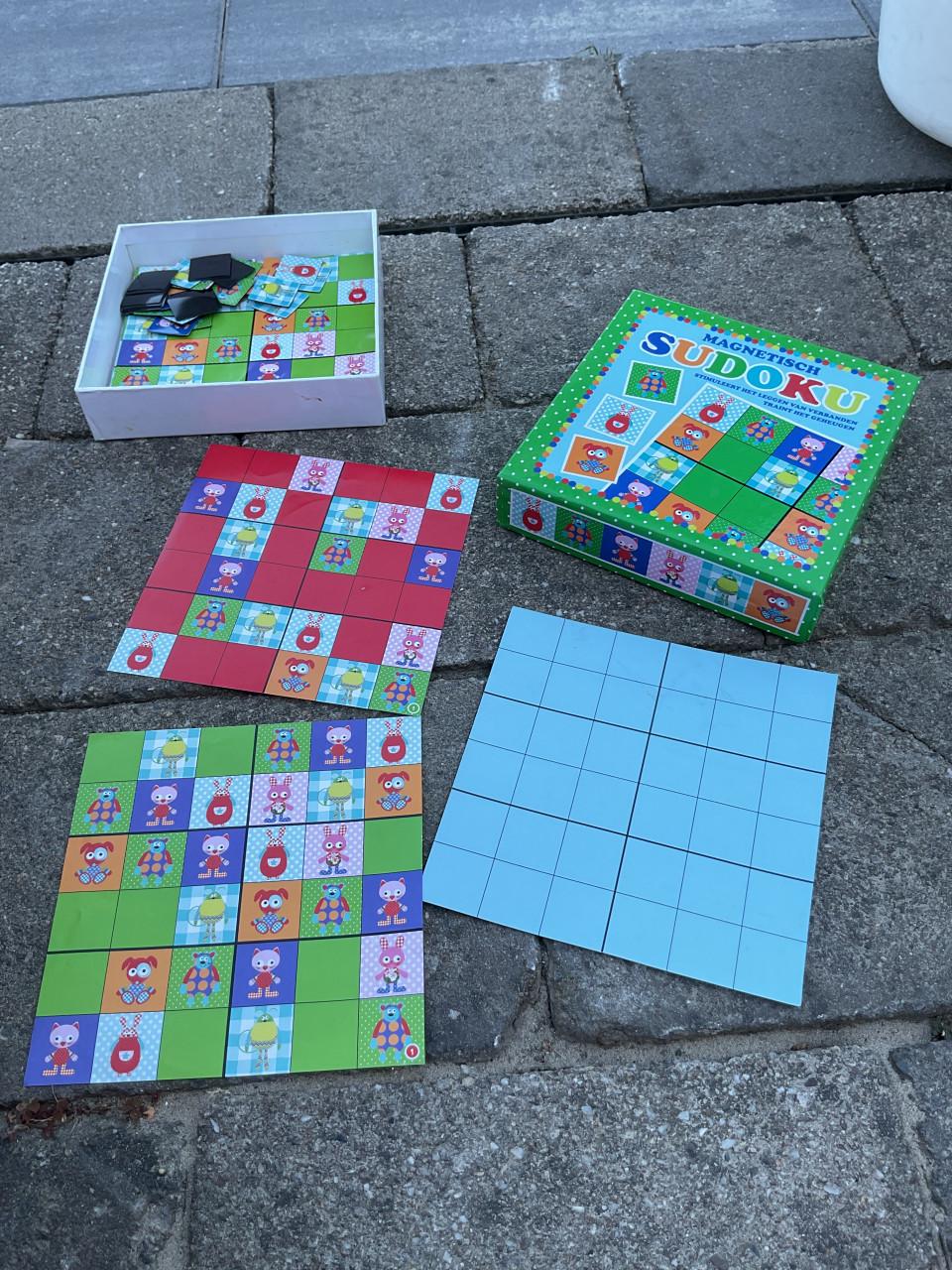3 spellen: Frozen doolhof en magnetisch Sudoku+ gratis boter kaas en eieren