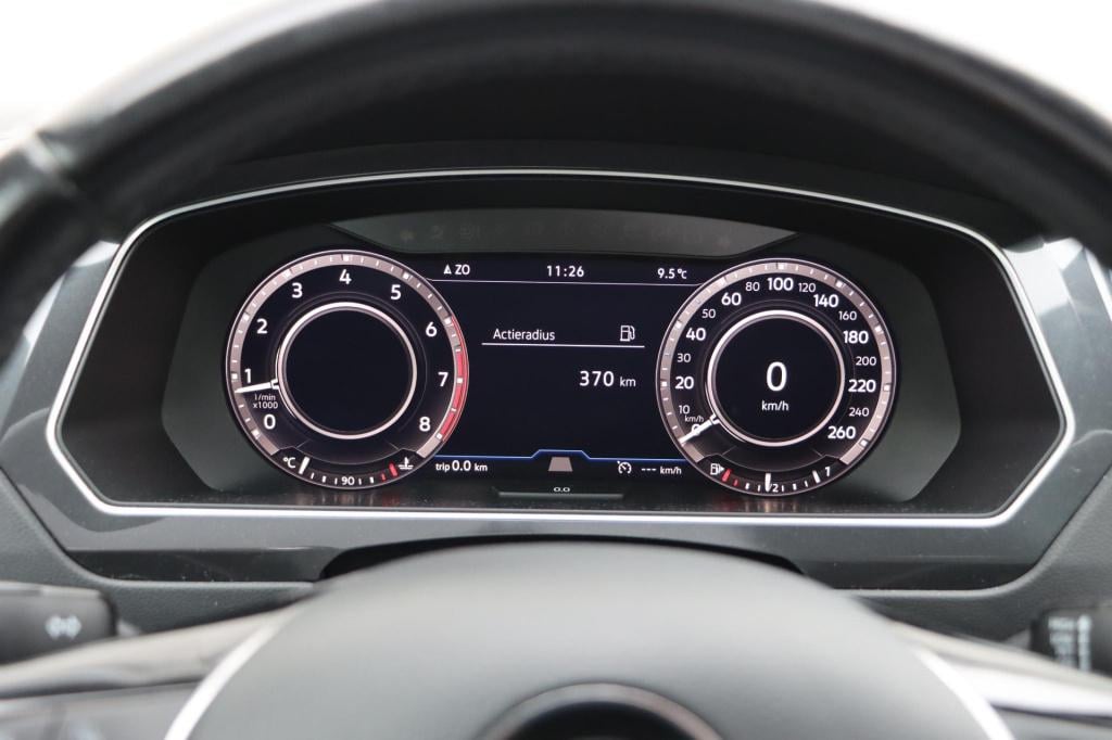 Volkswagen Tiguan 1.4 tsi comfortline business r | panoramadak | trekhaak |