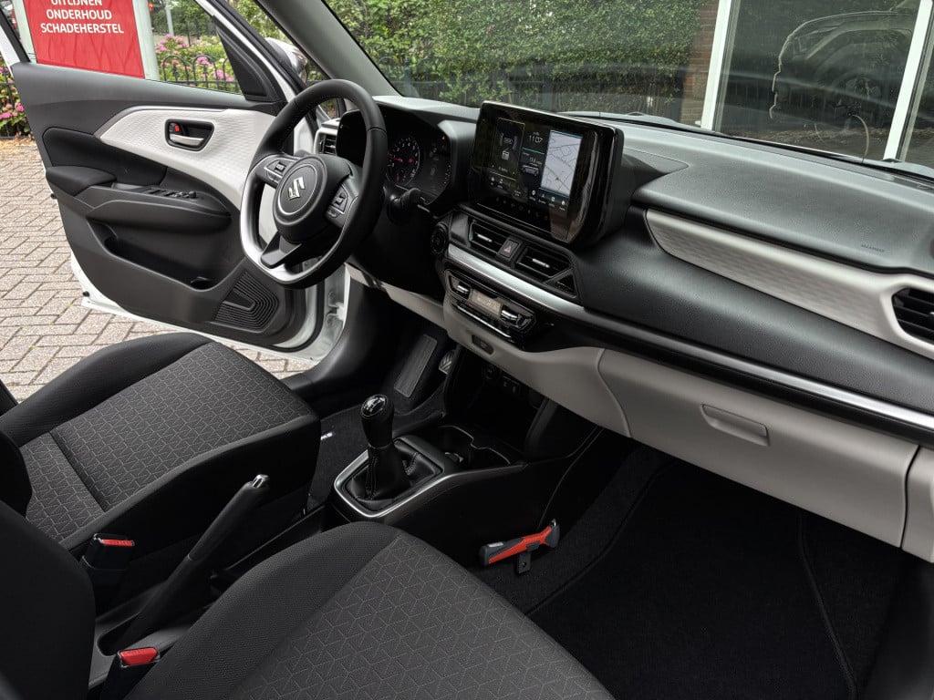 Suzuki Swift 1.2 style smart hybrid