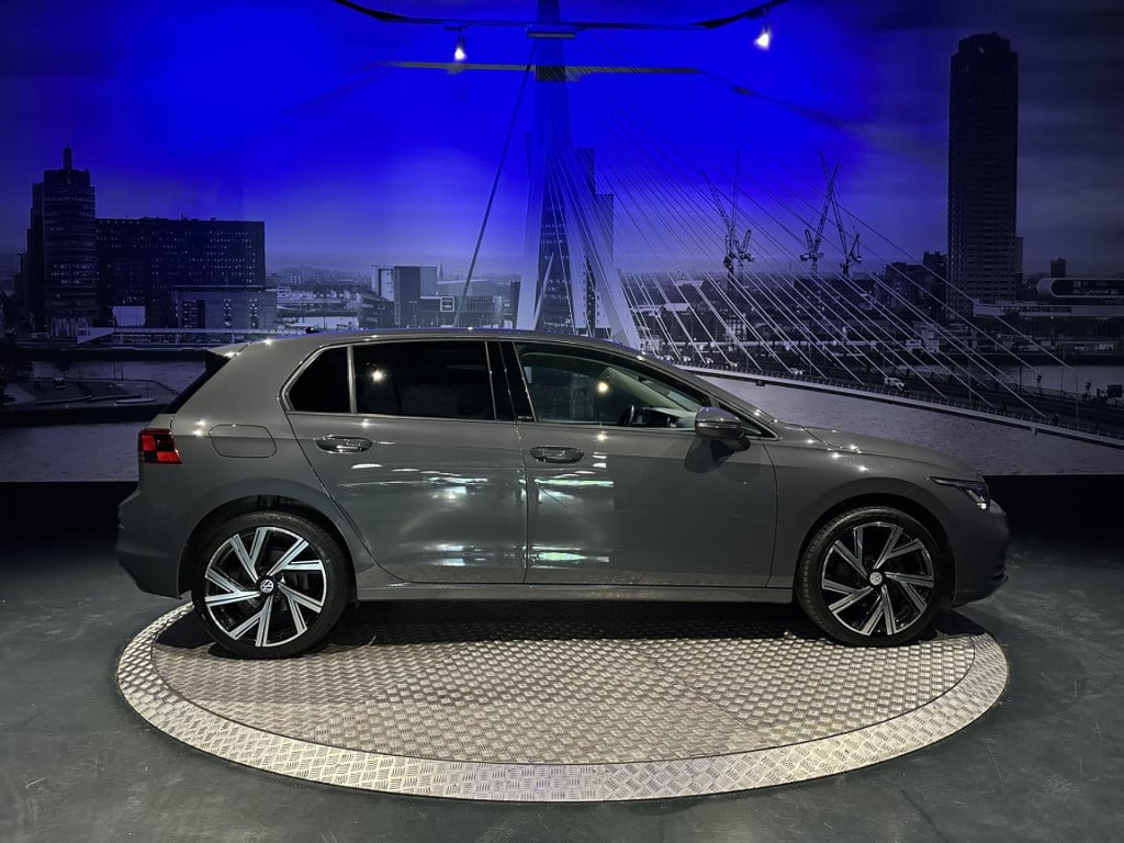Volkswagen Golf 1.5 tsi *navi*appconnect*acc*sfeerverlichting*