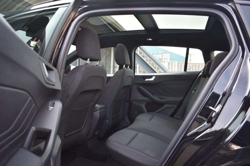 Ford Focus wagon 1.0 ecoboost hybrid st line | panoramadak | apple carplay 