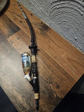 Antieke jachtpijp met hertenafbeelding, prachtige staat