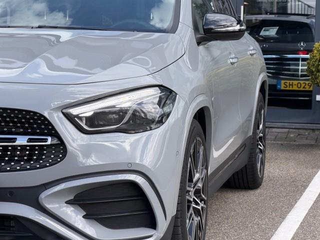 Mercedes-Benz Gla-klasse 200 business solution amg l panoramadak l mbux l m