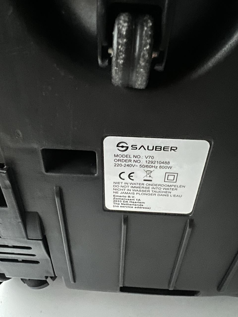 Als nieuw en zelden gebruikte Stofzuiger met stofzuigerzakken