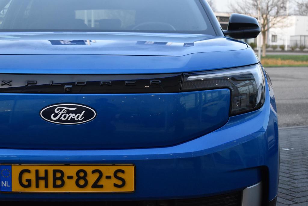 Ford Explorer premium extended range rwd 77 kwh | panoramadak | climate con