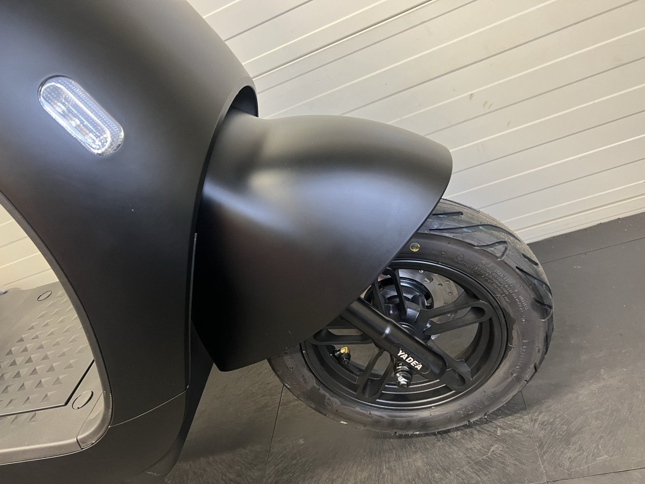 Yadea M6L 45km! De A merk E scooter voor slechts 2048,-!