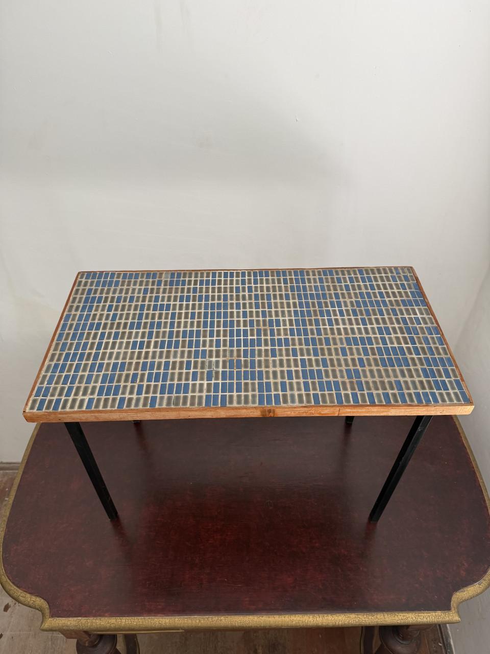 Klein tafeltje met mozaïek patroon – uniek design