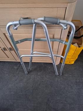 OPVOUWBAAR LOOPREK MET EXTERN OPKLIKBAAR ZITGEDEELTE