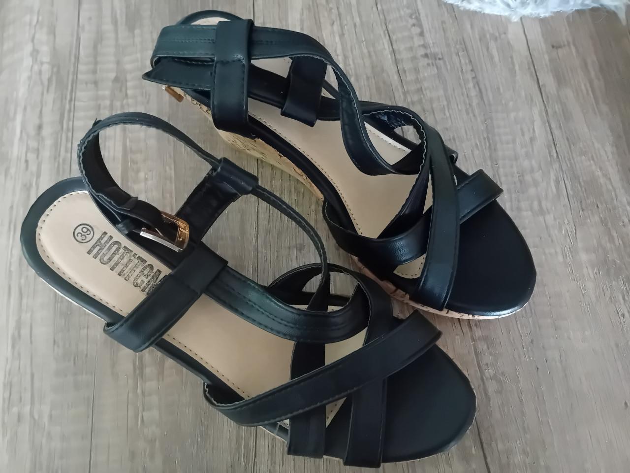 Nieuwe damesschoenen sleehak mt 39