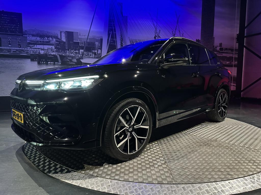 Volkswagen Tiguan 1.5 etsi r-line business *standkachel*pano*trekhaak*harma