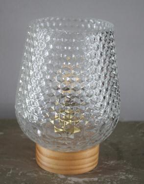 Lampje met glazen kap en houten voet