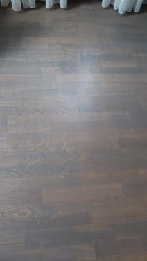 35m²grijs/bruine parket