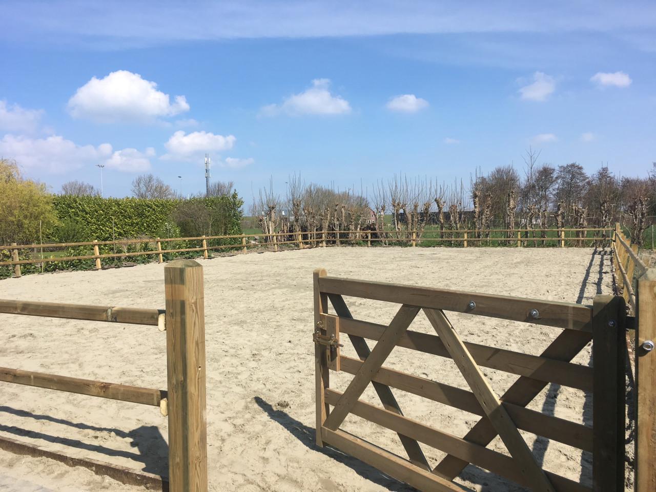Stalling aangeboden voor pony of paard