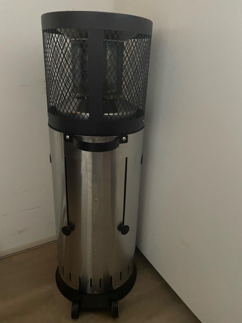 Stijlvolle terrasverwarmer / terrasheater op gas (RVS/Zwart)