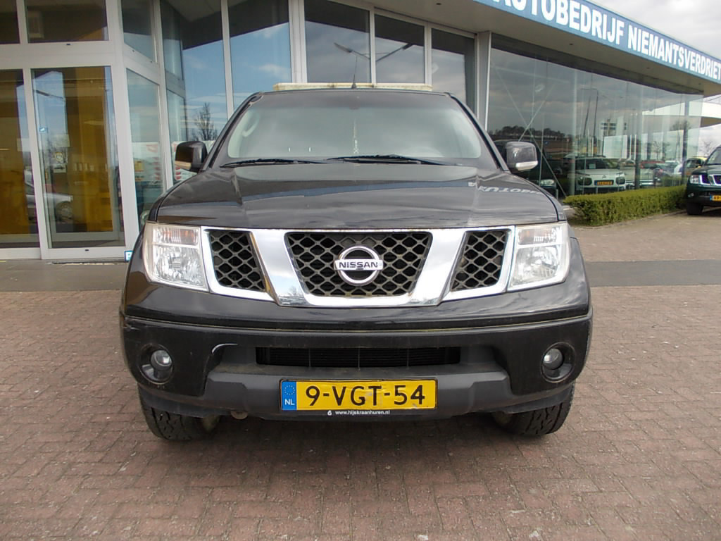 Nissan Navara 2.5 dci 4wd bj. 2010 motor defect!! export