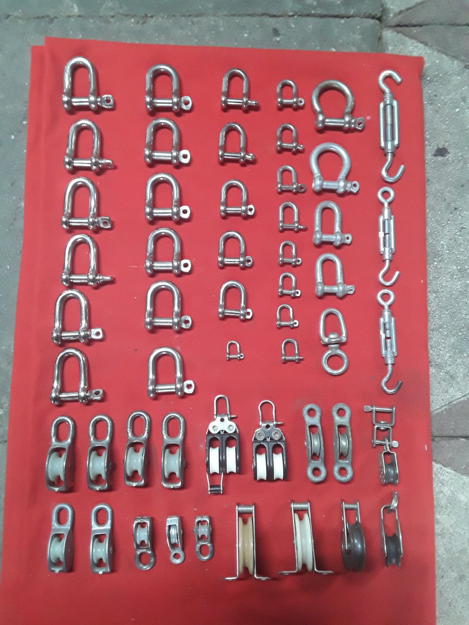 Te koop div sluitingen en katroletjes