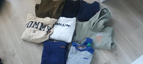 Truien en hoodies draagmaat 152