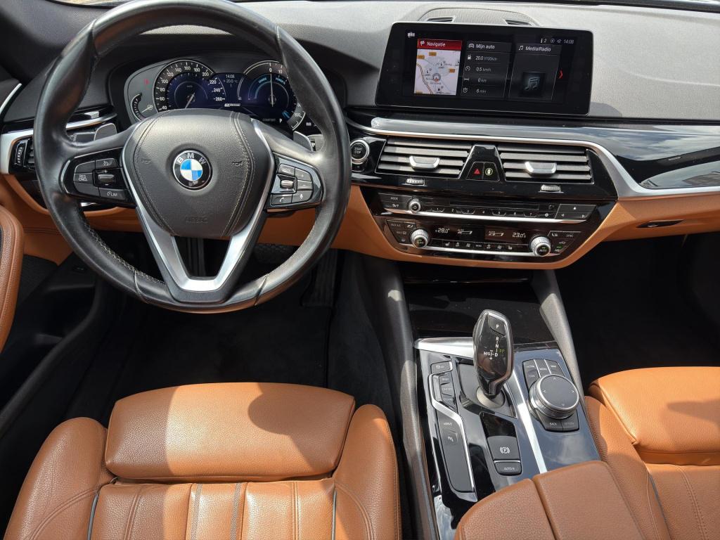 BMW 5 Serie 530 e iperformance | leder | sportstoelen | sfeer | camera | pa