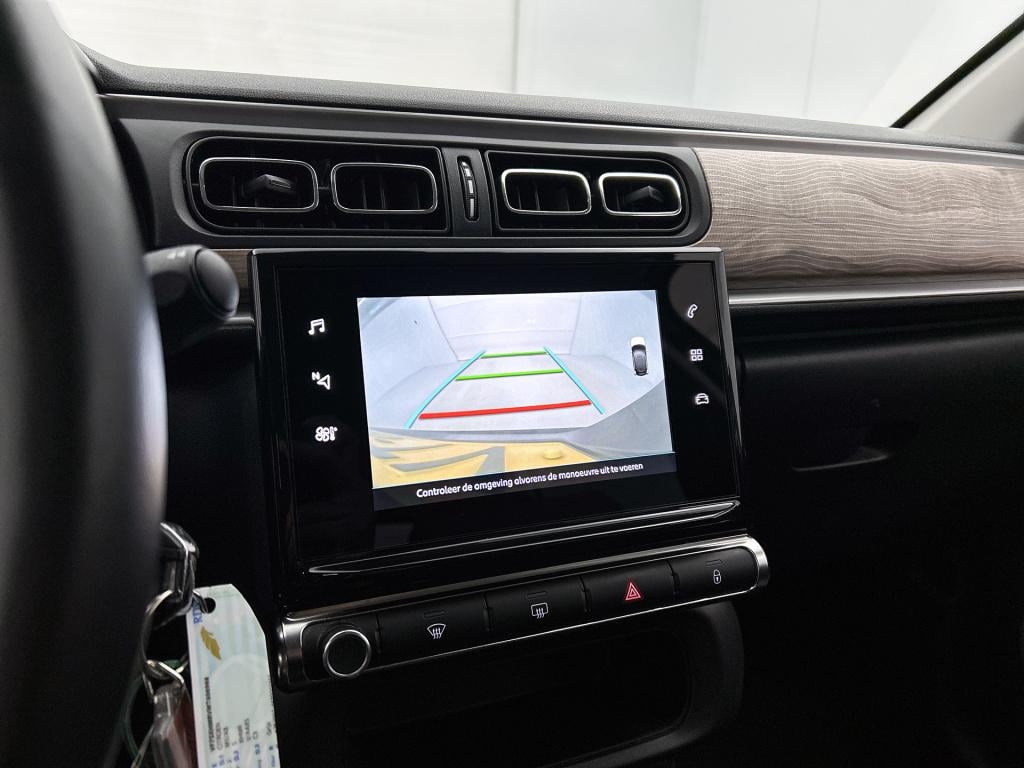 Citroen C3 83 pk shine | rijklaar | 17" lmv | camera | navigatie |