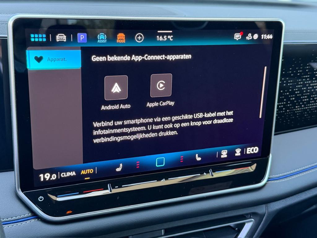 Volkswagen Tiguan 1.5 ehybrid r-line | black line | 360 camera | trekhaak |