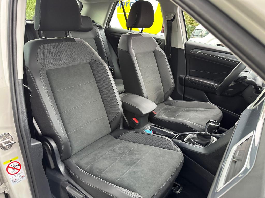 Volkswagen T-roc 1.5 tsi 150pk dsg style carplay | camera | keyless | elek.