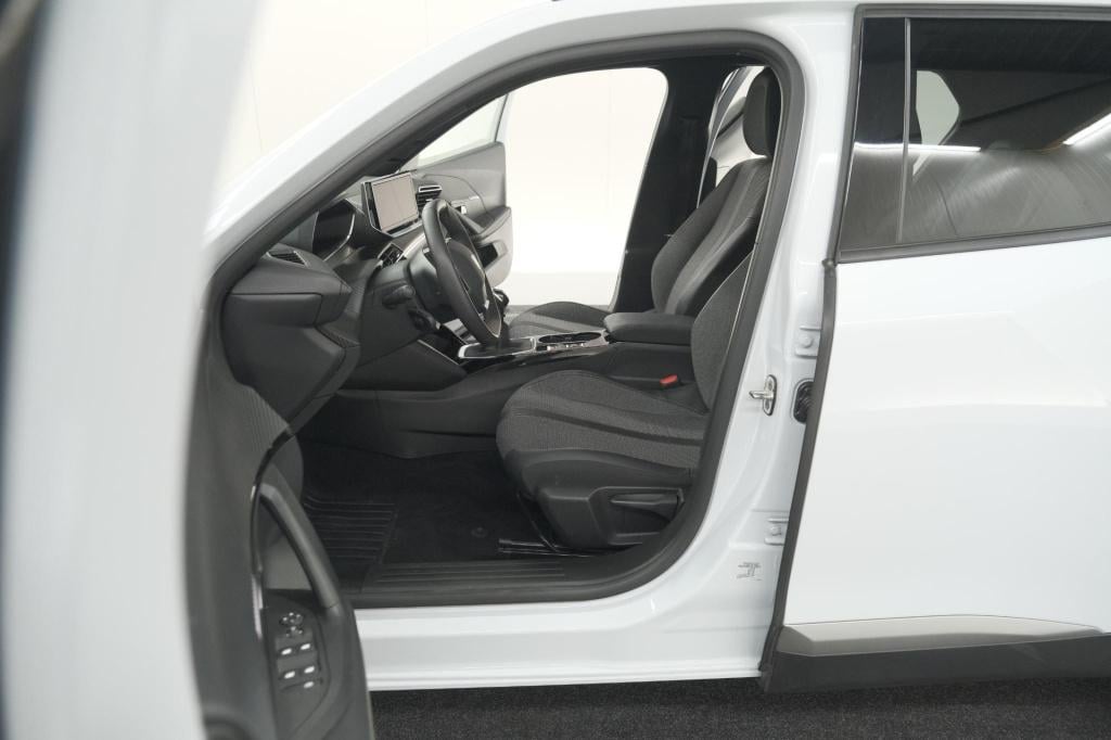 Peugeot 2008 puretech 100 allure | camera | navigatie | parkeersensoren | a