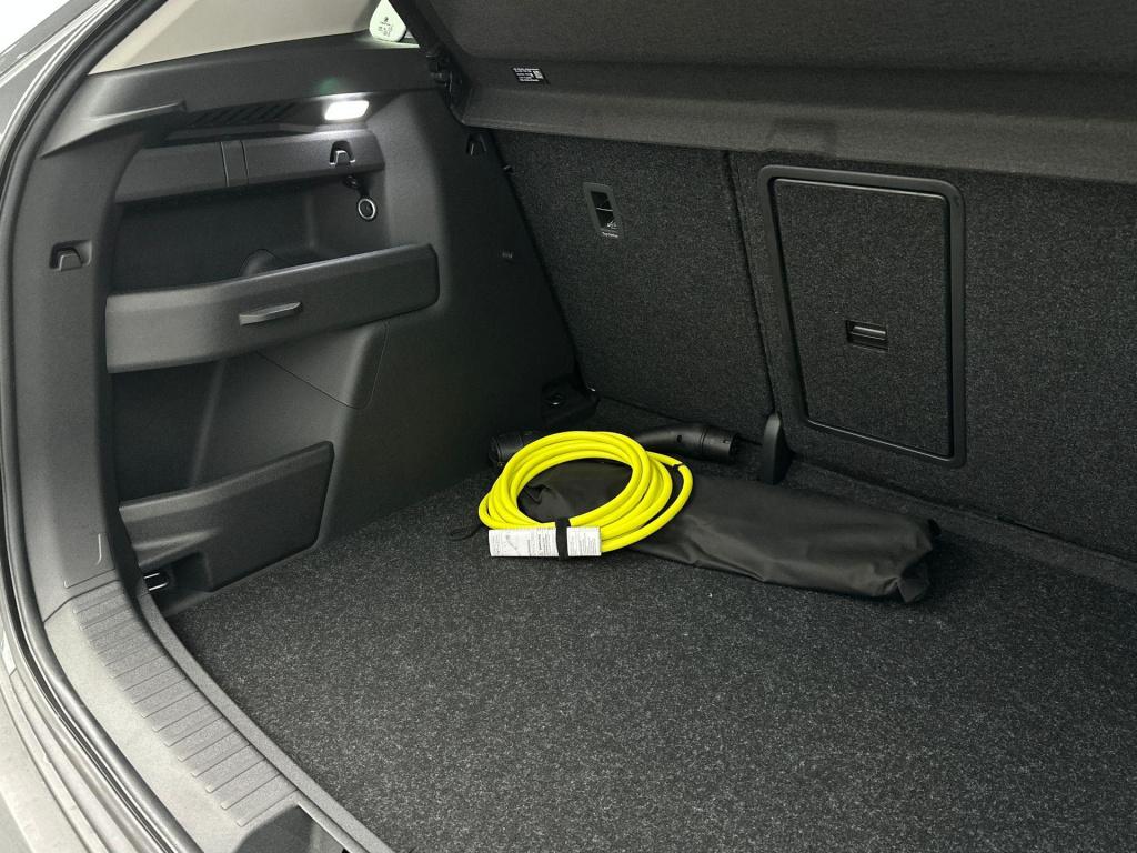 Skoda Elroq business edition tour elektromotor 150 kw / 204 pk