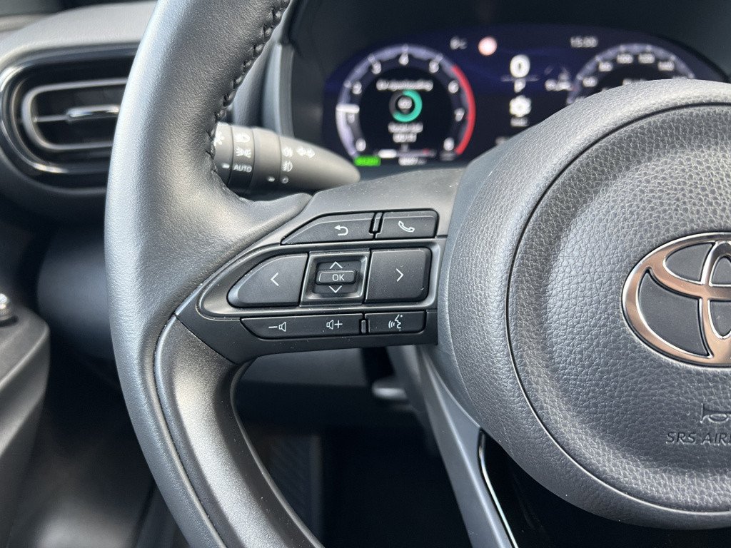 Toyota Yaris 1.5 hybrid 130 launch edition jbl audio | headup display | sto
