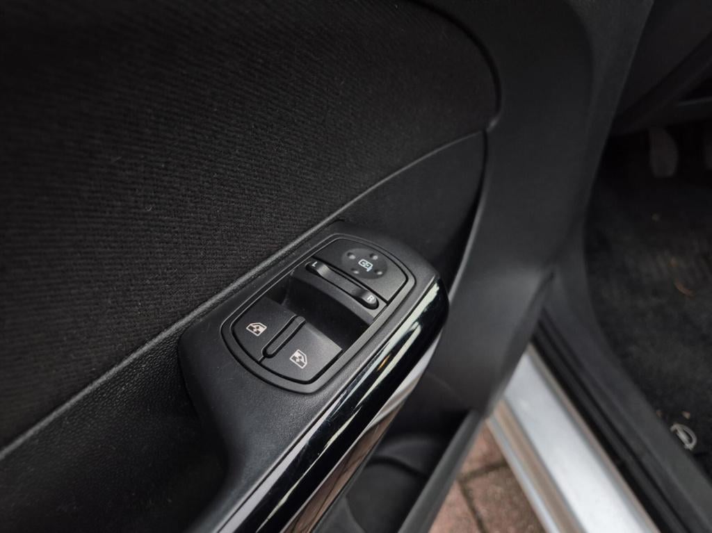 Opel Corsa 1.3 cdti ecoflex s/s connect edition / coc aanwezig