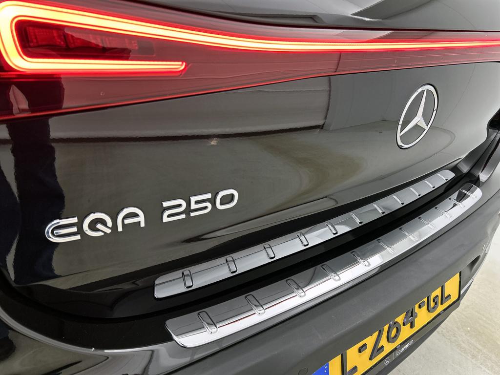 Mercedes-Benz Eqa 250 business solution luxury 67 kwh ledkoplampen | parkee
