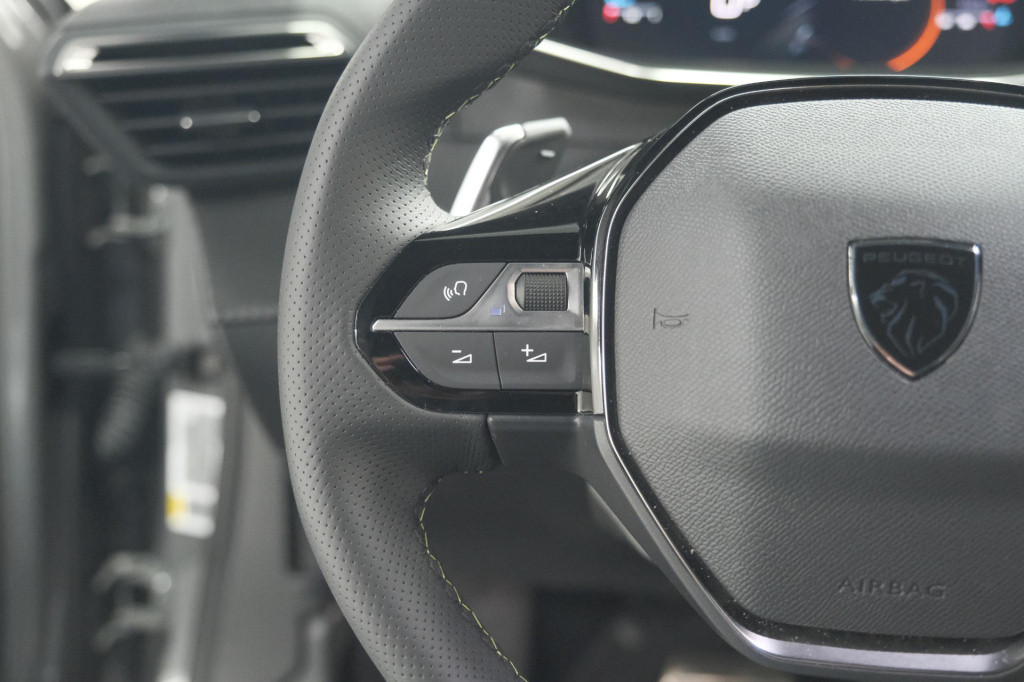Peugeot 2008 puretech 130 eat8 gt | 360 camera | stoelmassage | adaptieve c