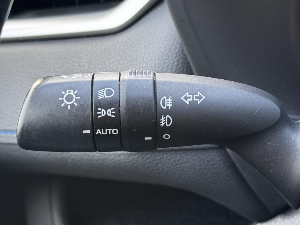 Toyota Rav4 2.5 hybrid style | navigatie | trekhaak | bi-tone |