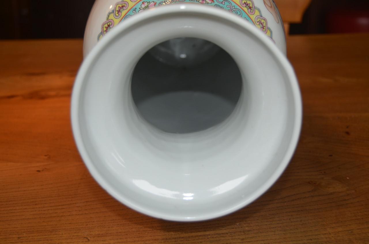 Mooie grote Chinese vaas, gesigneerd/gemerkt