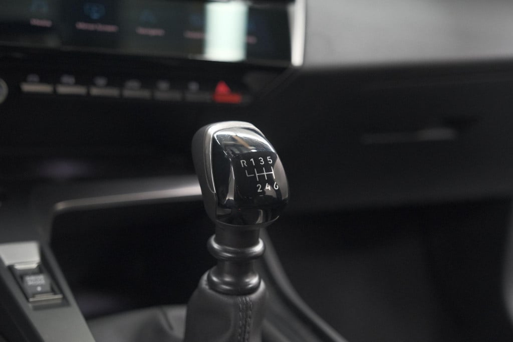 Peugeot 308 puretech 130 allure | camera | navigatie | parkeersensoren | ap