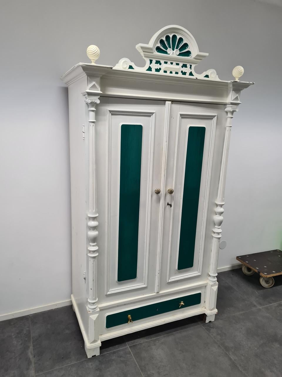 Antieke kast