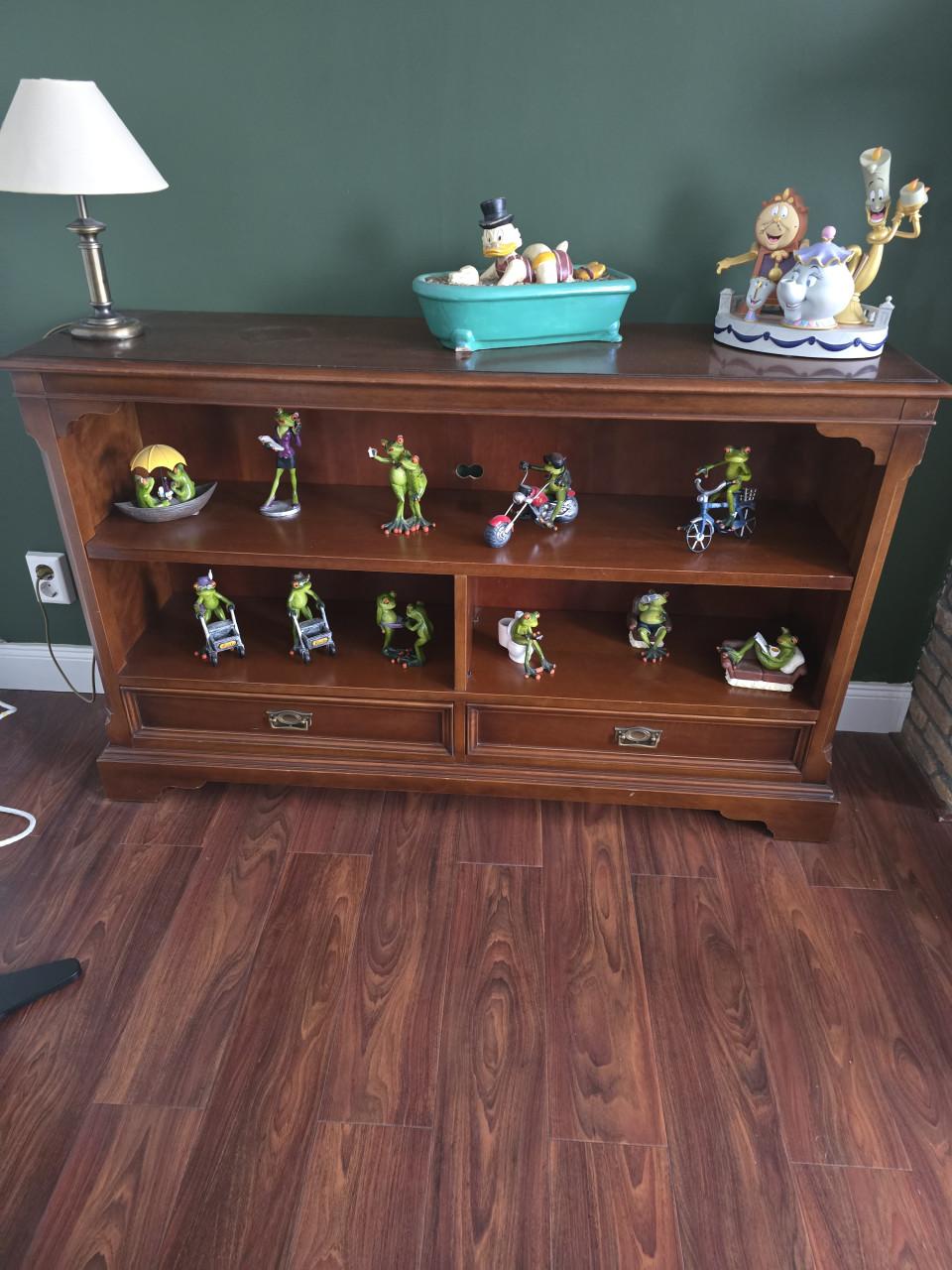 Te koop klassieke meubels