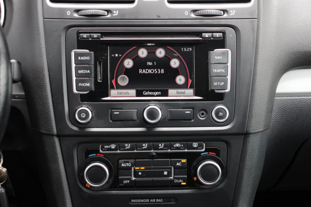 Volkswagen Golf 1.4 tsi highline | navi | cruise | pdc |