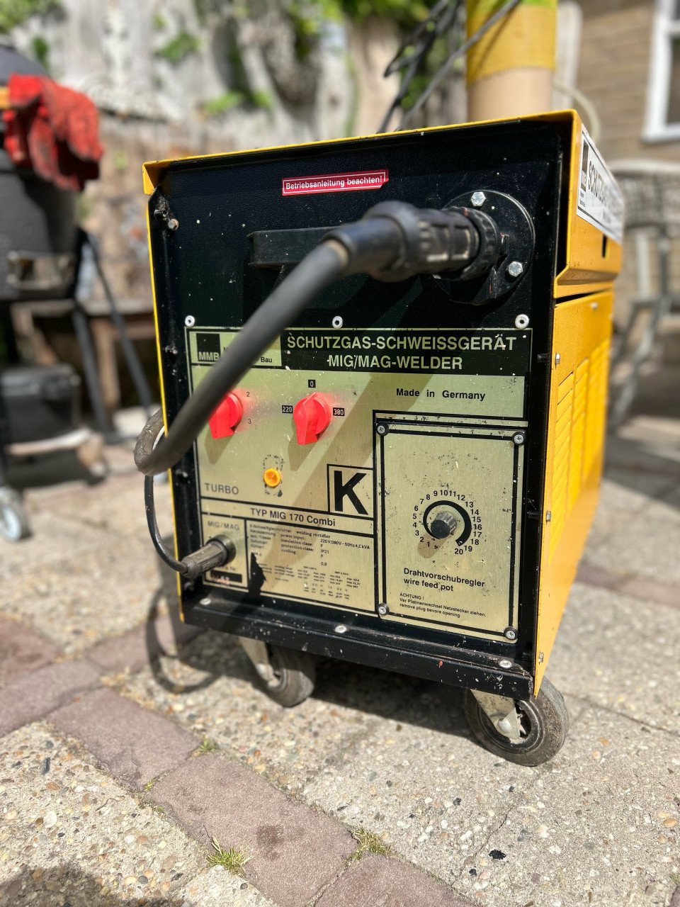 Behringer -,Type: KS 120 HE - Bouwjaar: 1985 - Machine nummer: 0142
