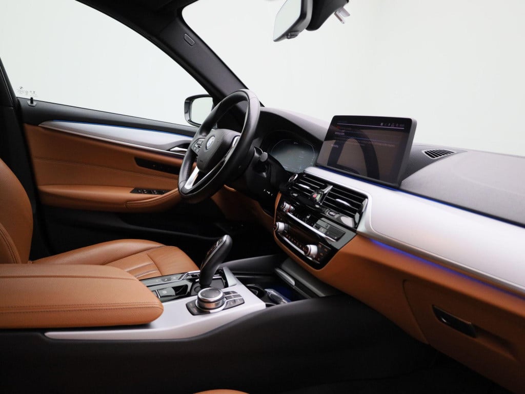 BMW 5 Serie touring 520e executive | automaat | leder | navigatie | apple c