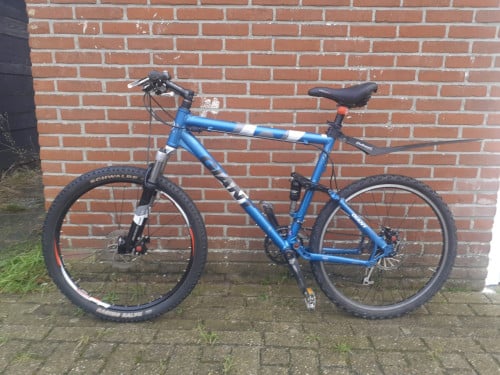 Giant mountain bikes nrs 2 no resonance system