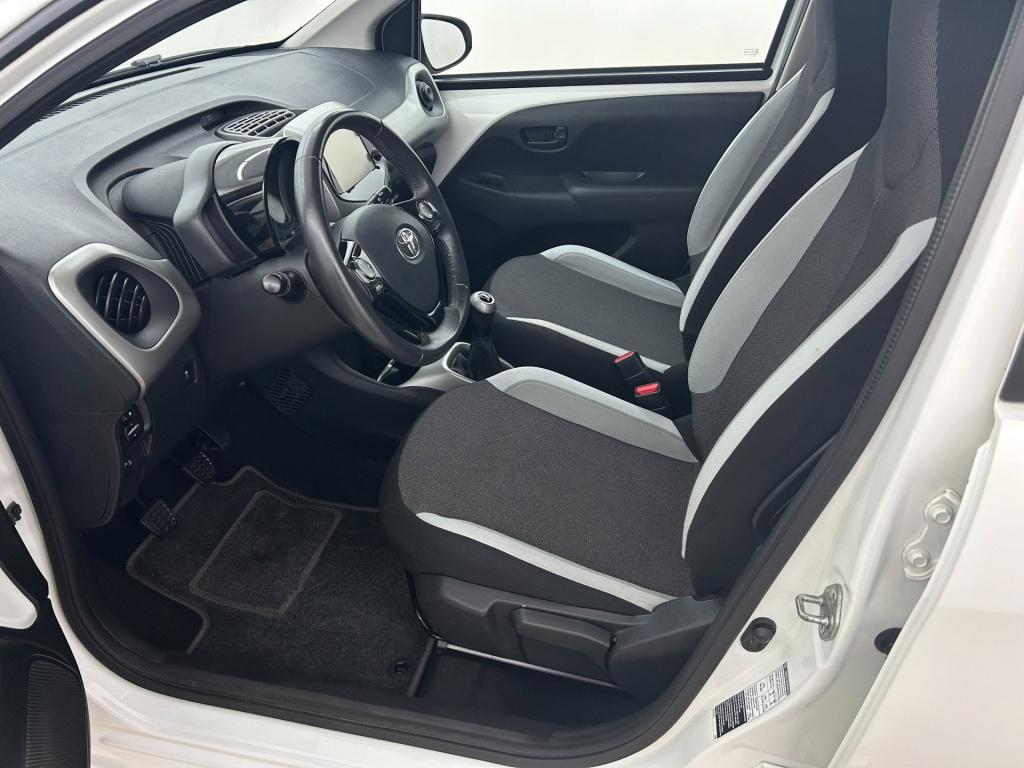 Toyota Aygo occasion 1.0 vvt-i x-play | wit | tweedehands toyota aygo | air