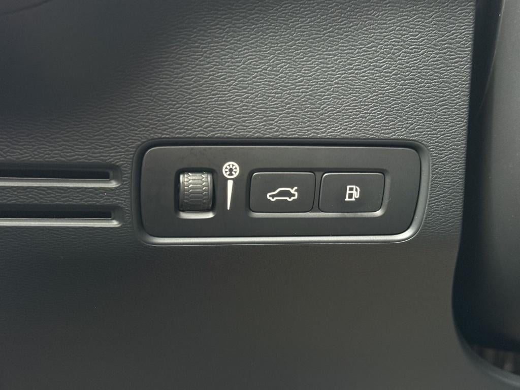 Volvo XC40 t5 262pk recharge ultra dark| full options !