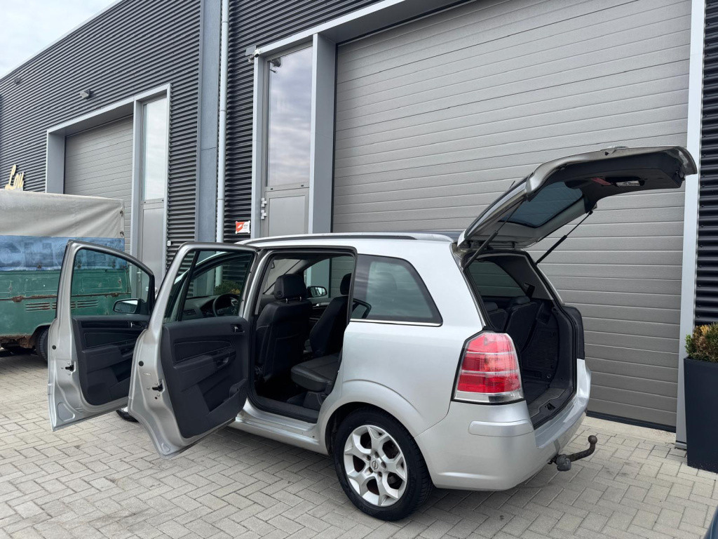 Opel Zafira 1.8 essentia/nwe distri/apk vol jaar/full option/trekhaak