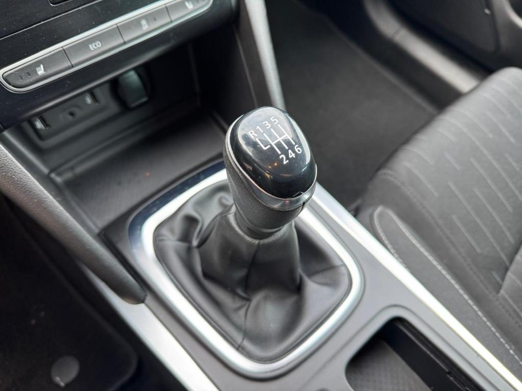 Renault Megane 1.3 tce | lm velgen | navi |