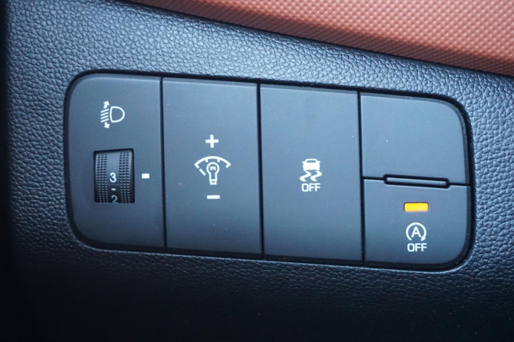 Hyundai I 10 1.0i i-motion comfort plus airco / elektr. ramen / nap