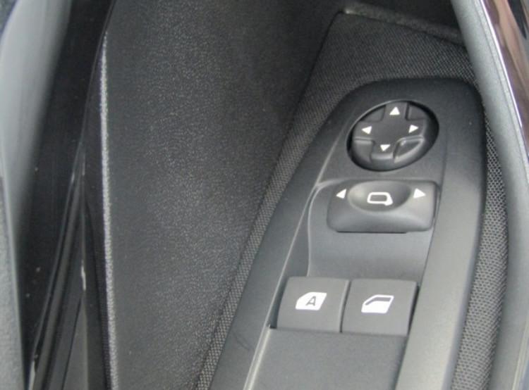 Peugeot 208 2018 54dkm airco navi pdc