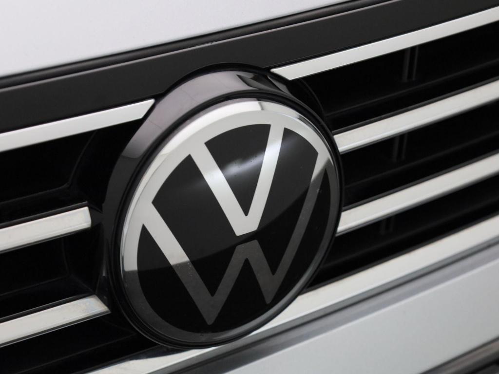 Volkswagen Passat variant 1.5 tsi business | automaat | lmv | parkeer senso